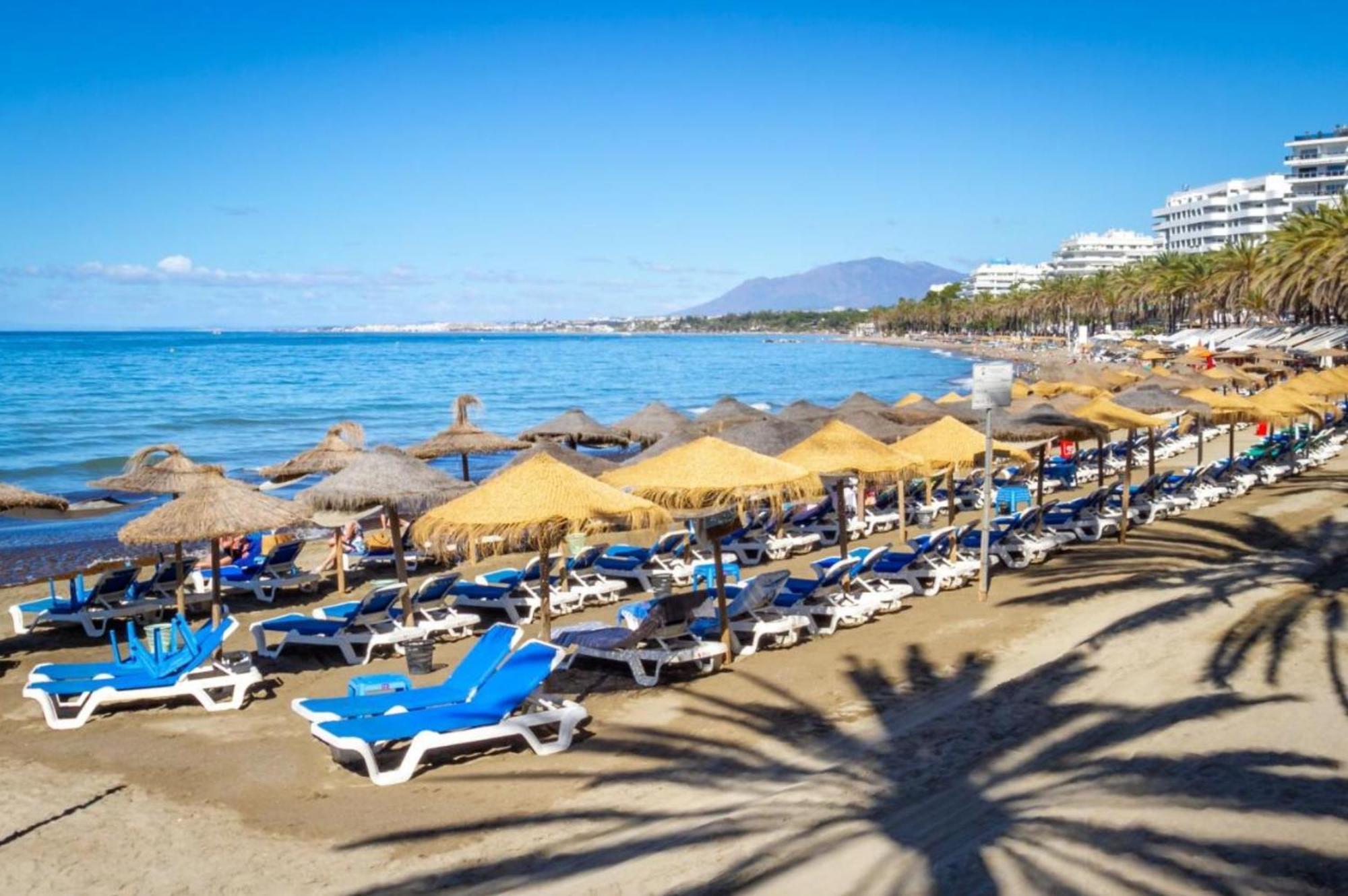 Iron House - Golden Mile Penthouse Bathtub Puente Apartment Marbella