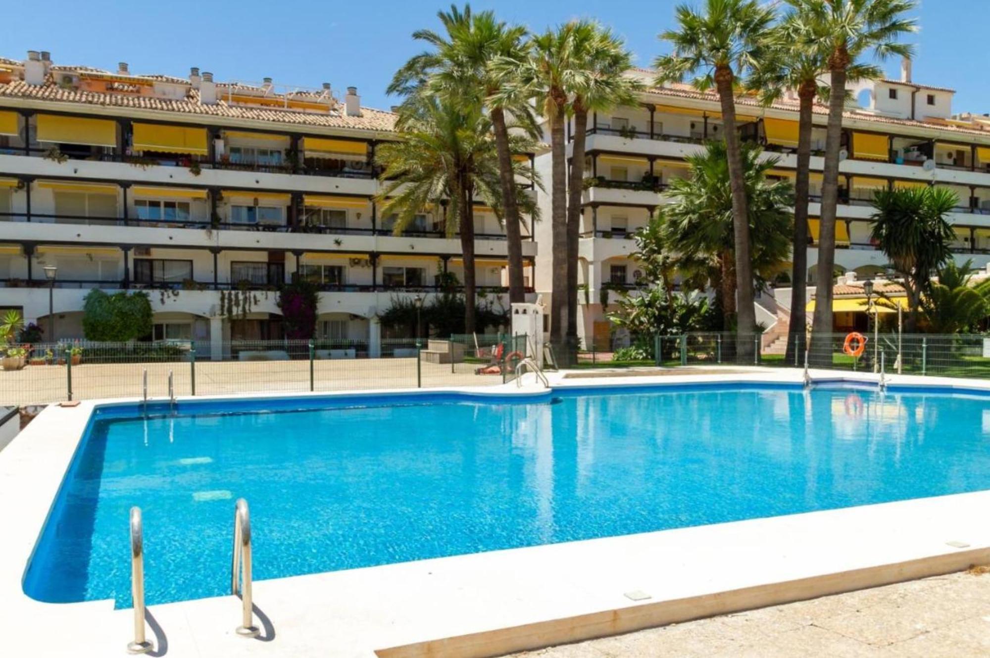 Apartment Iron House - Golden Mile Penthouse Bathtub Puente Marbella