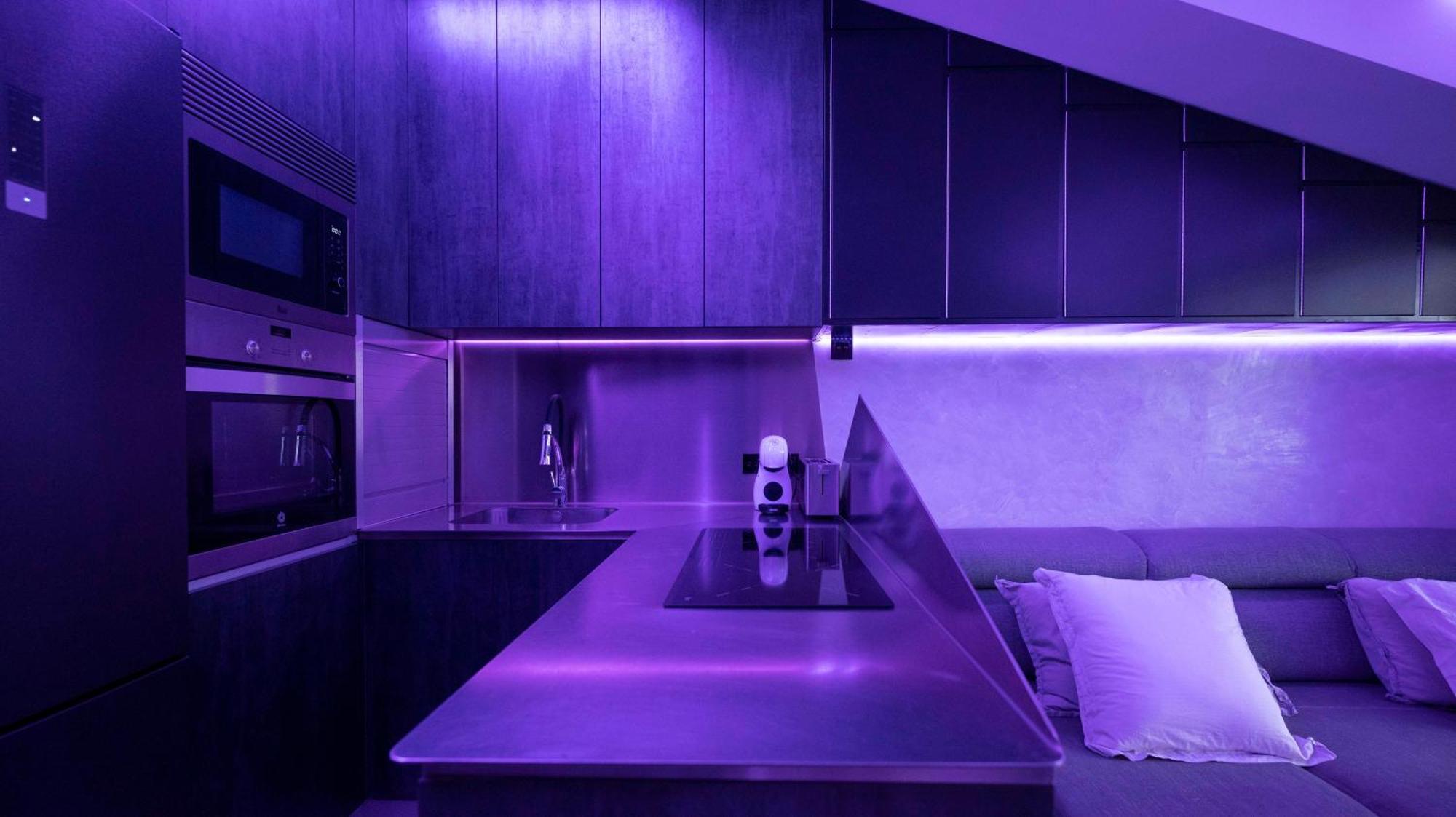 Iron House - Golden Mile Penthouse Bathtub Puente *