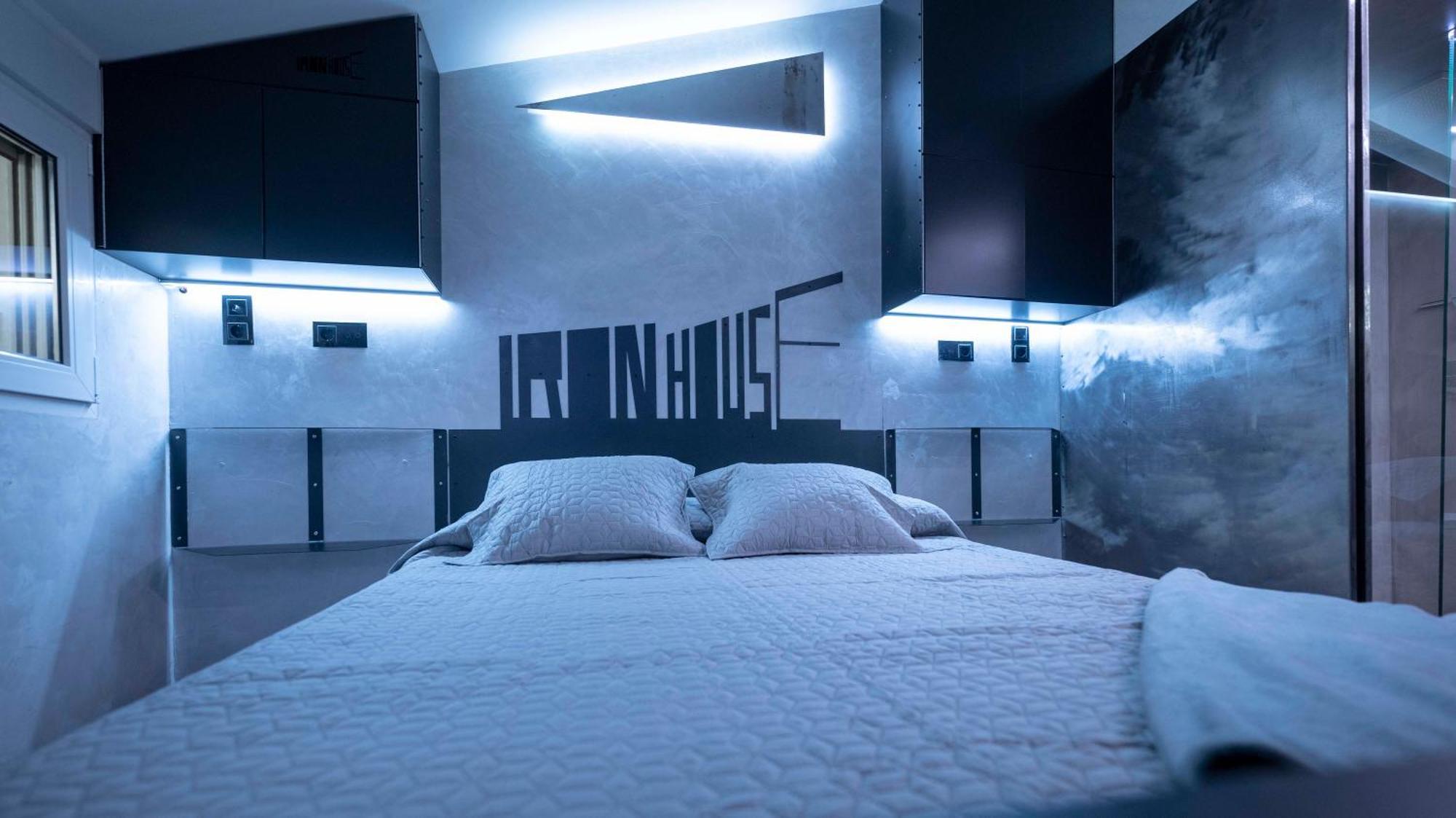 Apartment Iron House - Golden Mile Penthouse Bathtub Puente Marbella